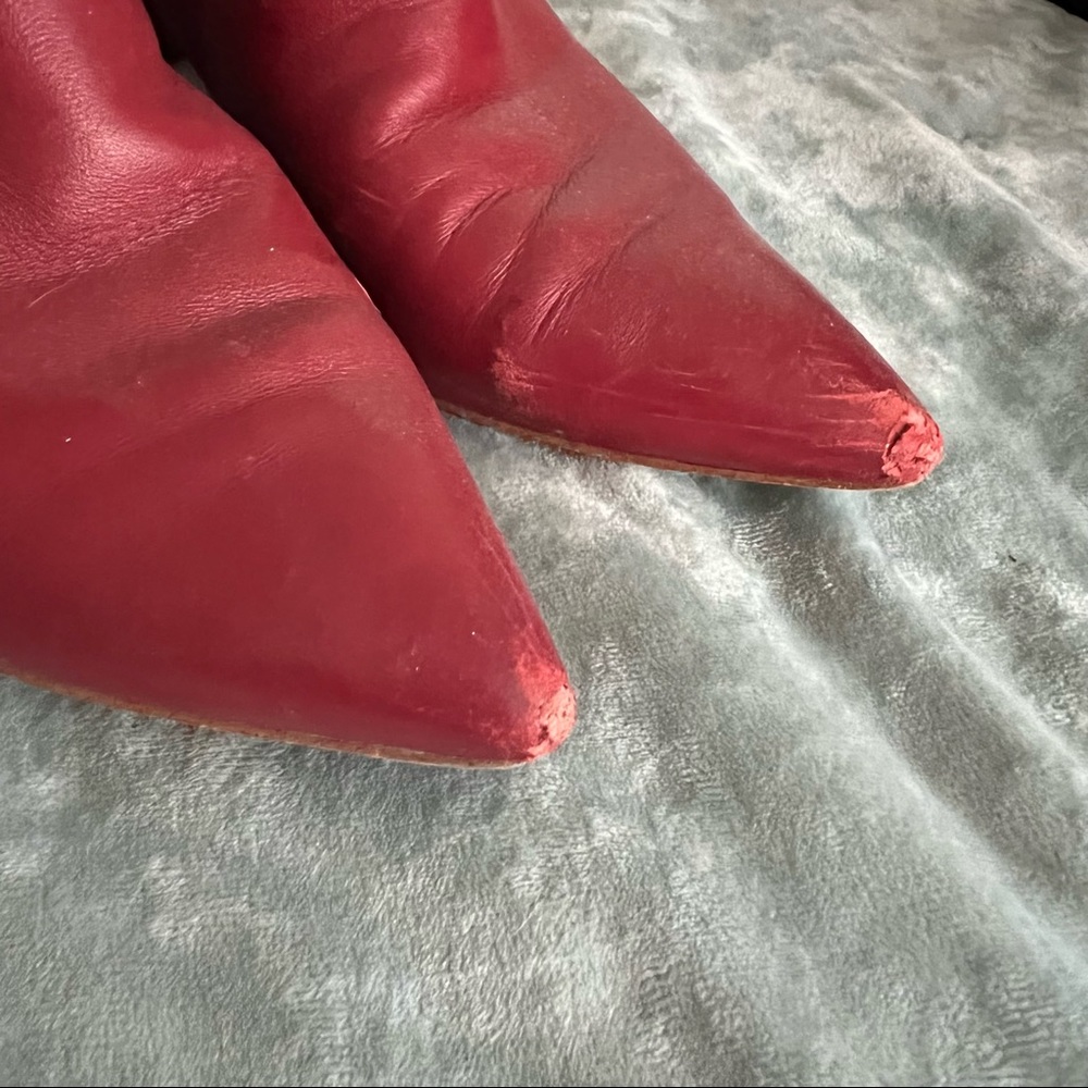 Red Pointed Boots - Picture 7 of 7